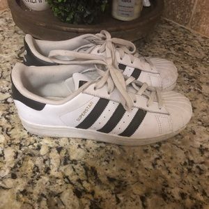 Adidas Superstar big kids 6.5/women 8.5